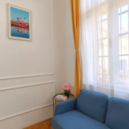 Rakoczi Utca 59 *