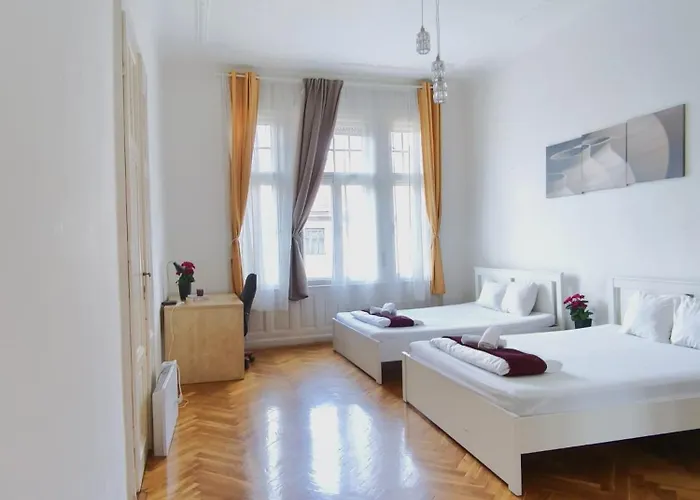 Δωμάτια σε οικογενειακή κατοικία Rakoczi Utca 59 *